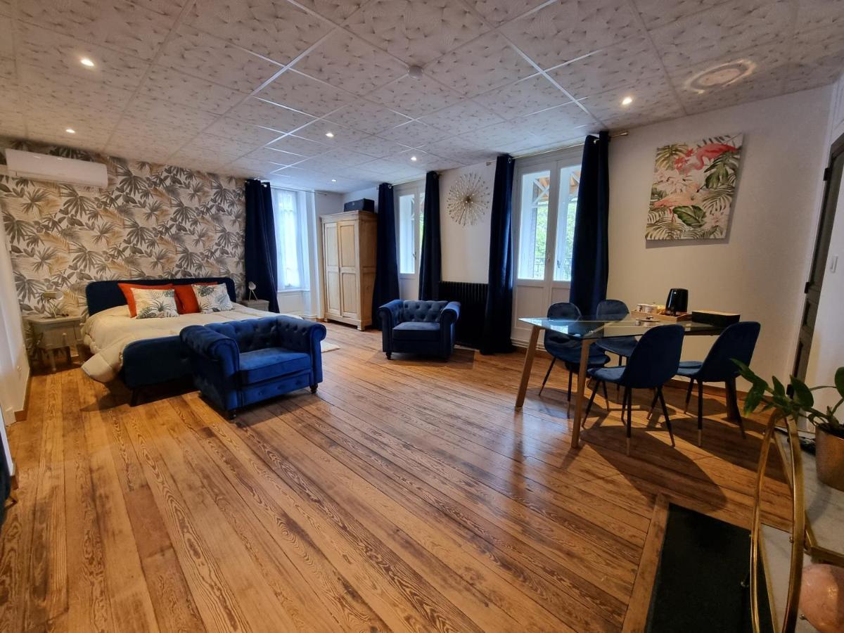 Le Manoir- Cluny Bed & Breakfast Екстериор снимка