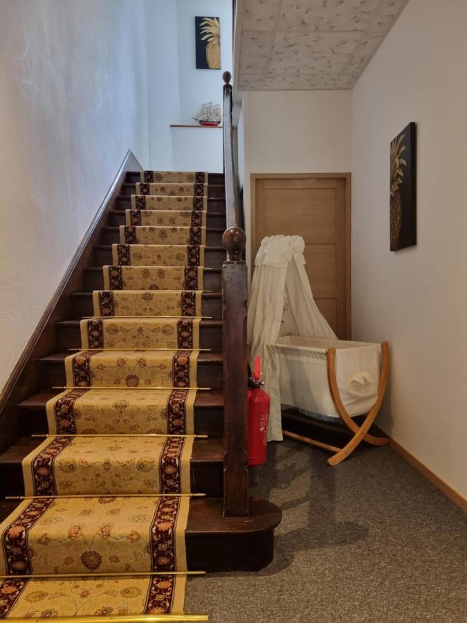 Le Manoir- Cluny Bed & Breakfast Екстериор снимка