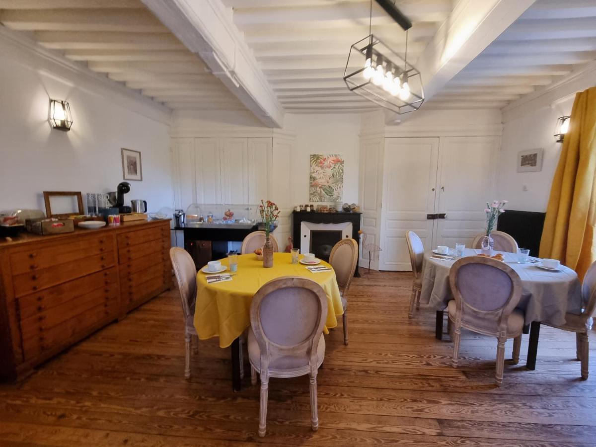 Le Manoir- Cluny Bed & Breakfast Екстериор снимка
