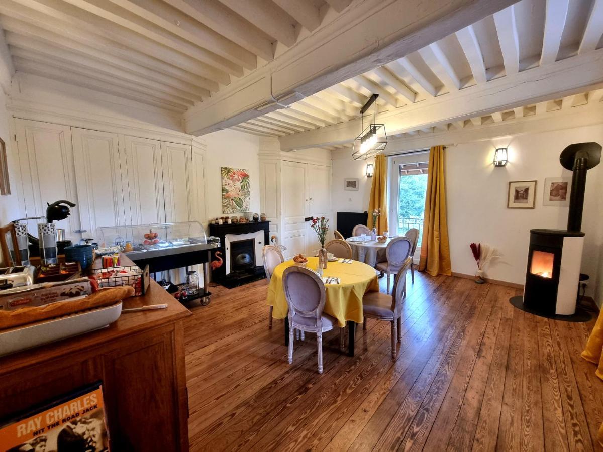 Le Manoir- Cluny Bed & Breakfast Екстериор снимка