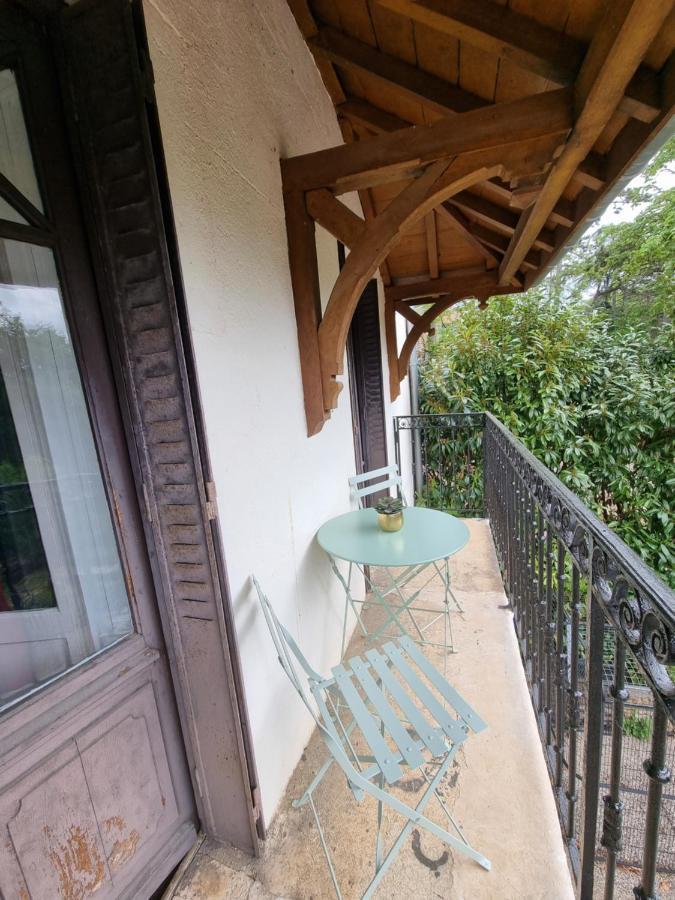 Le Manoir- Cluny Bed & Breakfast Екстериор снимка