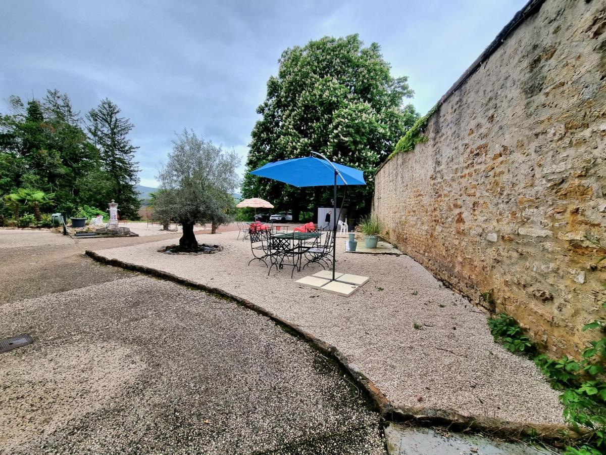 Le Manoir- Cluny Bed & Breakfast Екстериор снимка